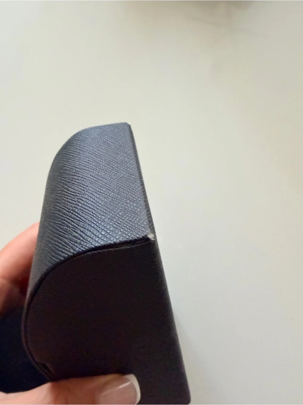 Prada flaws corners